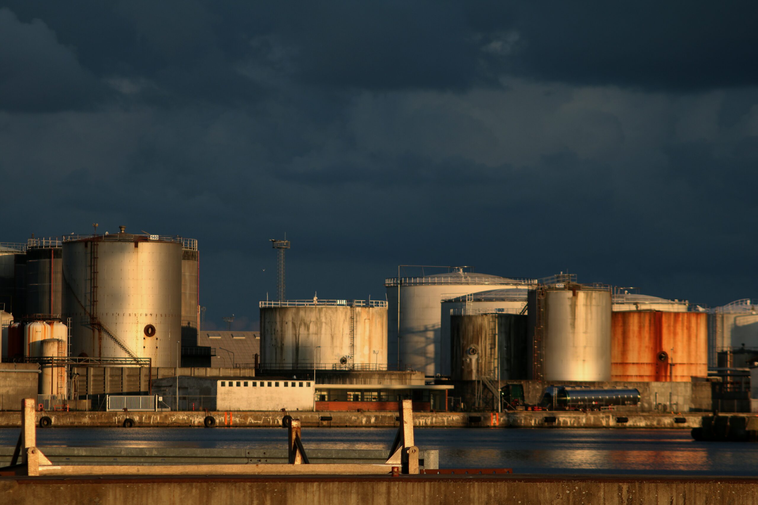 A1_image_1